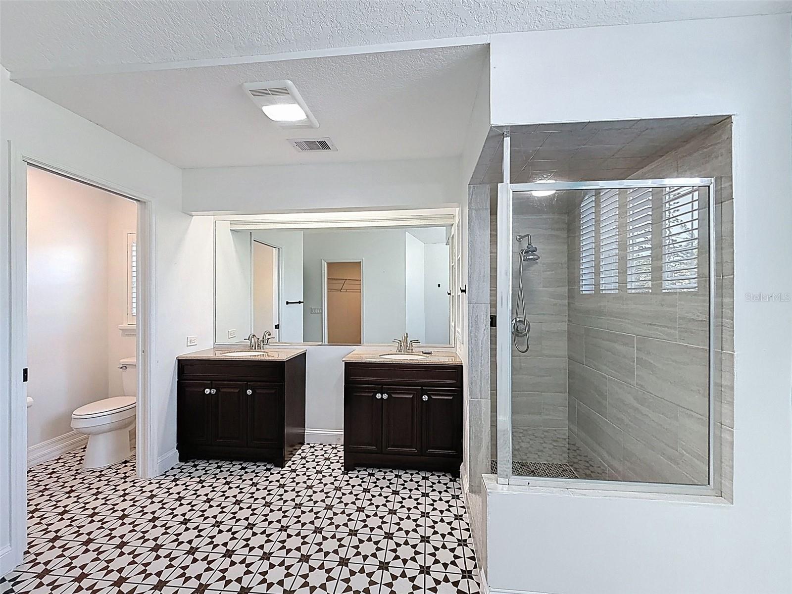 Image 25 of 80 For 11 Maidenbush Court E