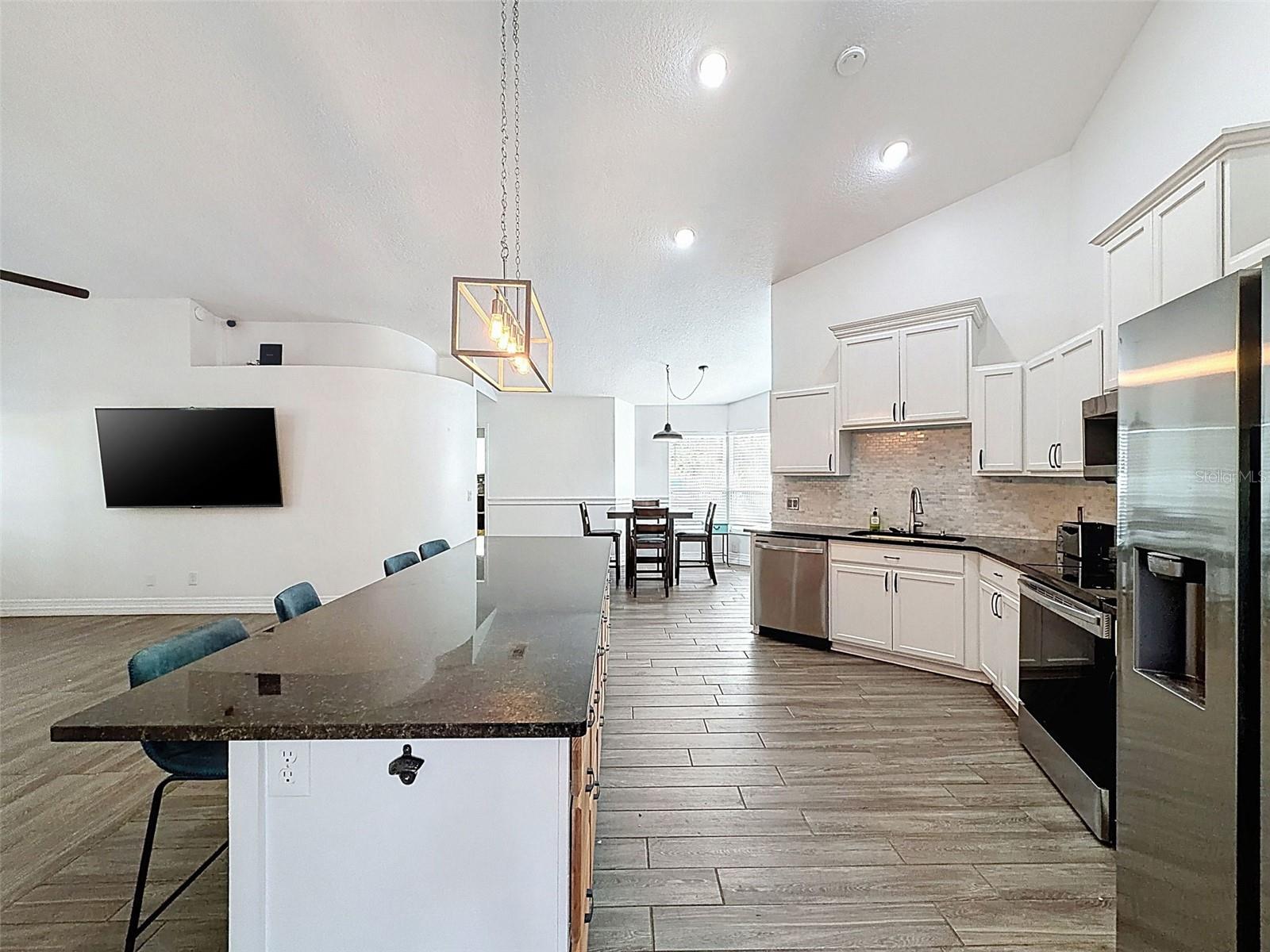 Image 41 of 80 For 11 Maidenbush Court E