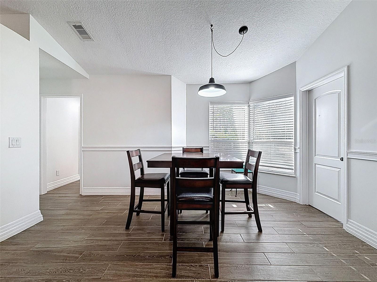 Image 46 of 80 For 11 Maidenbush Court E