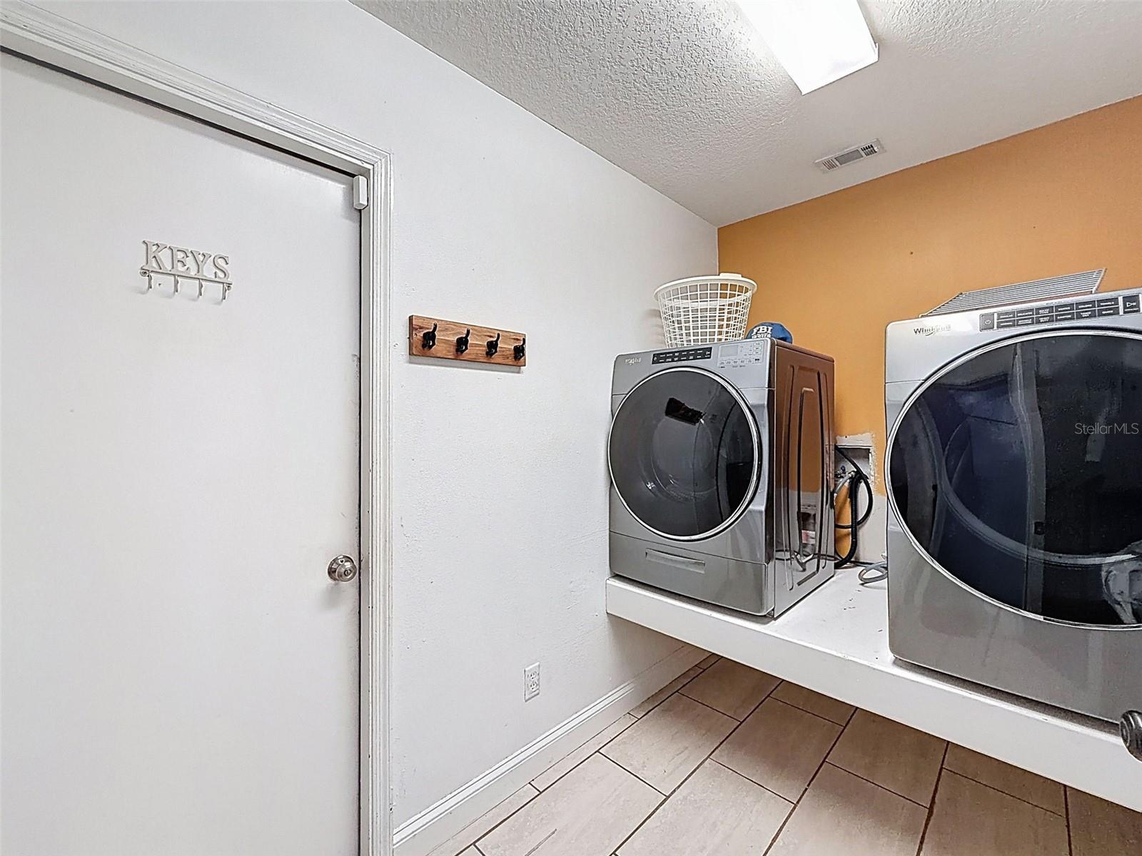 Image 63 of 80 For 11 Maidenbush Court E