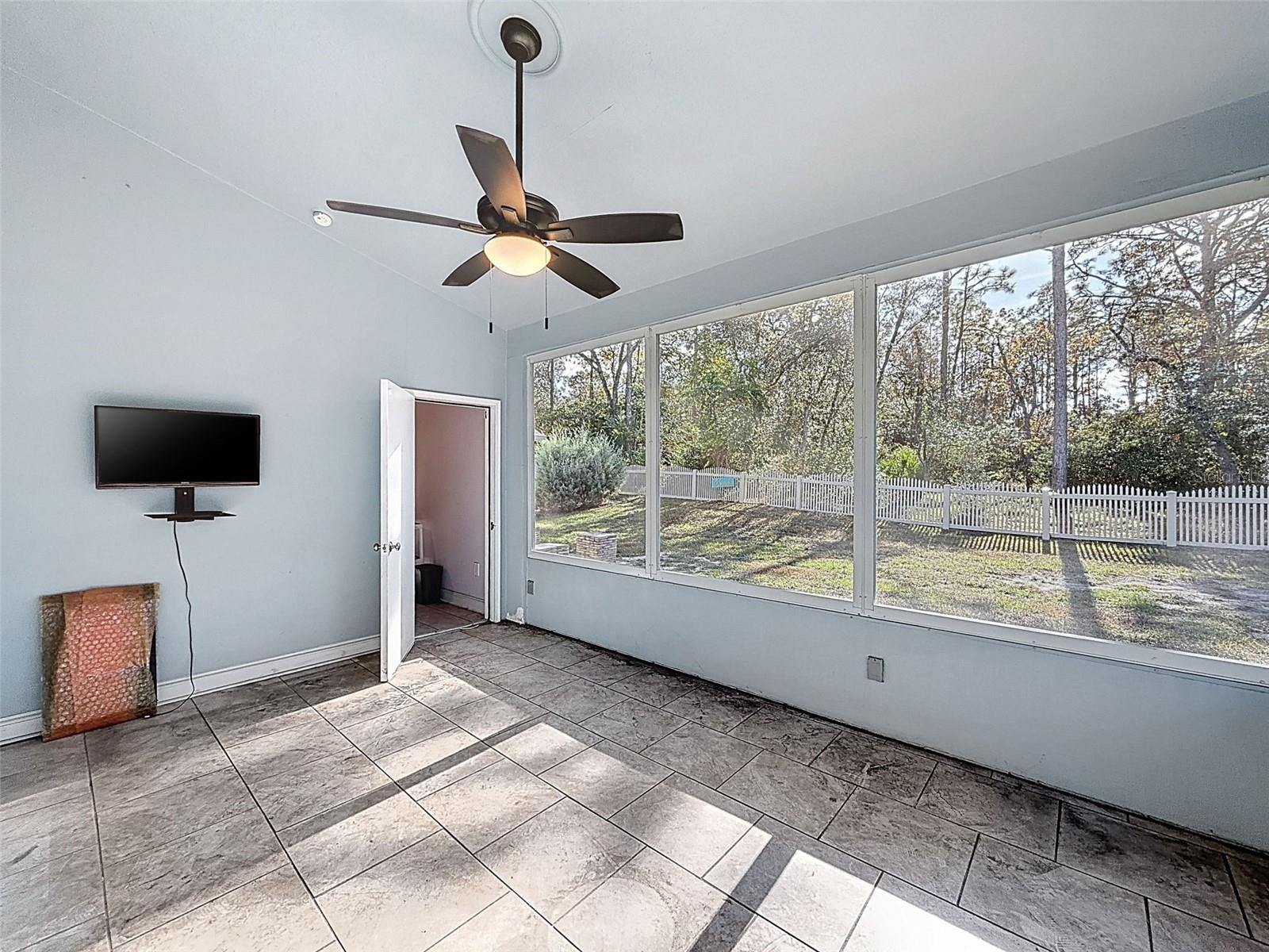 Image 67 of 80 For 11 Maidenbush Court E