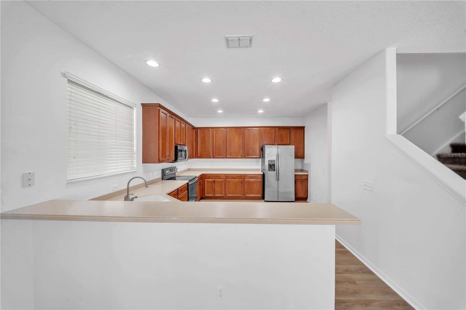 Image 11 of 69 For 17446 Queensland Street