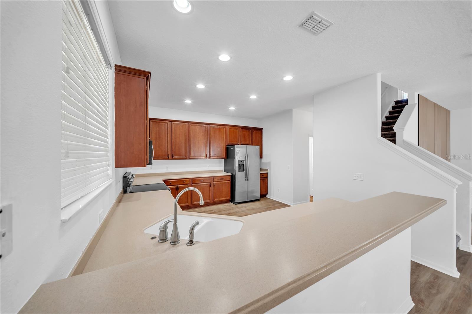 Image 12 of 69 For 17446 Queensland Street