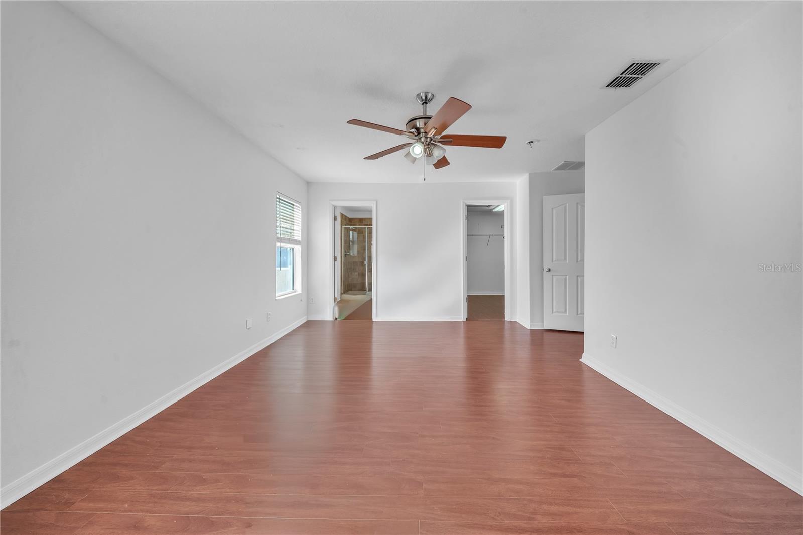 Image 20 of 69 For 17446 Queensland Street