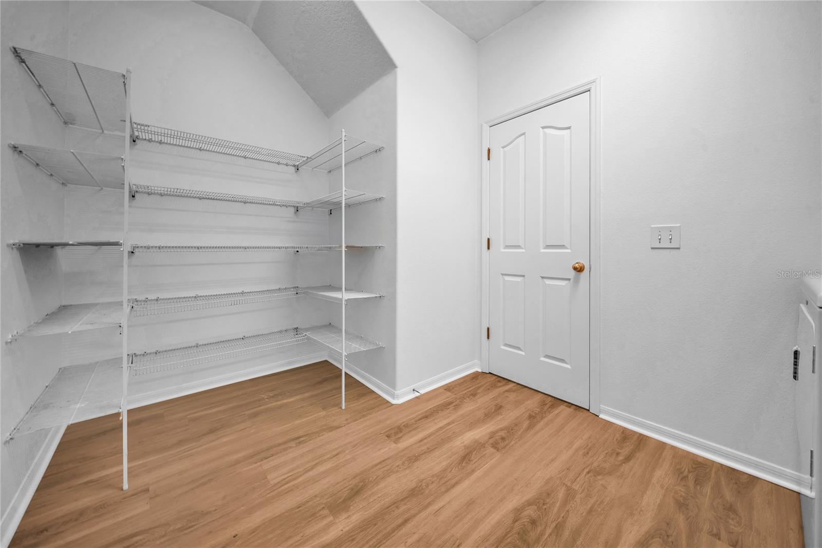 Image 23 of 69 For 17446 Queensland Street