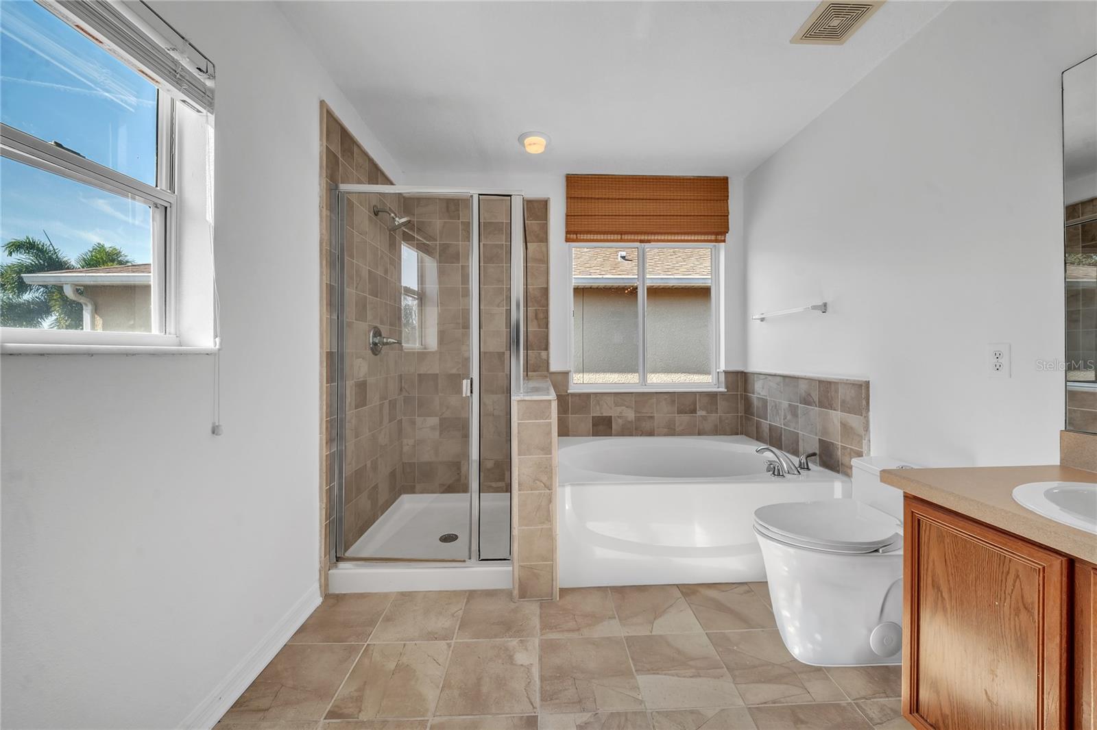 Image 26 of 69 For 17446 Queensland Street