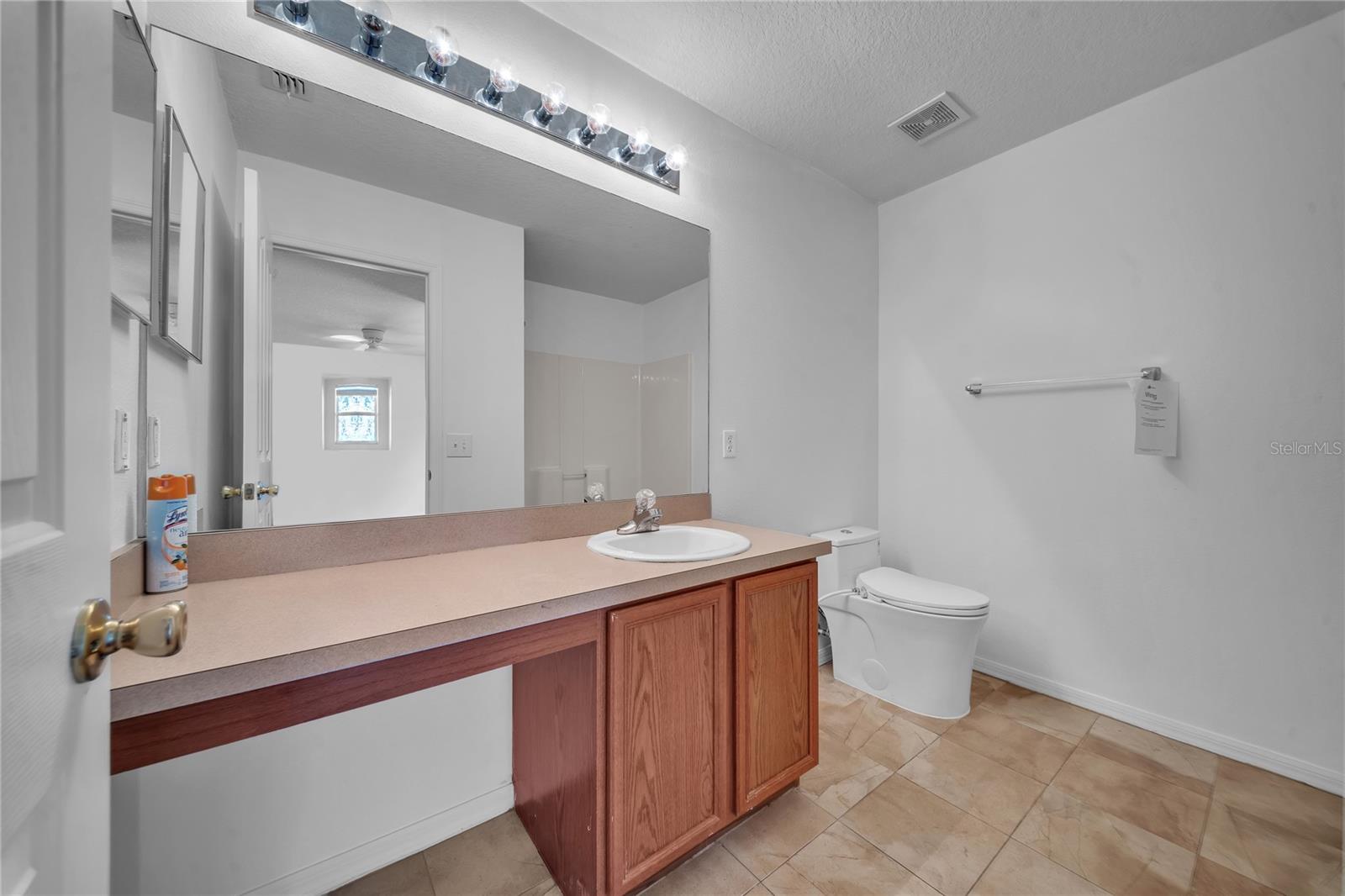 Image 29 of 69 For 17446 Queensland Street