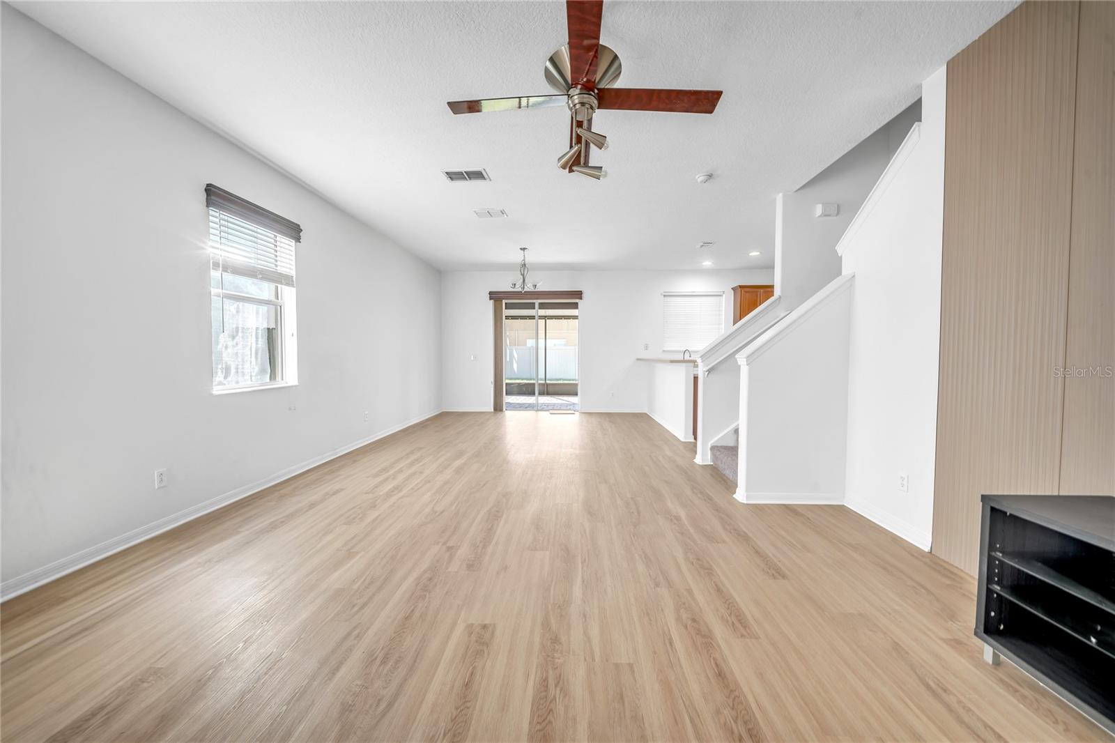 Image 4 of 69 For 17446 Queensland Street