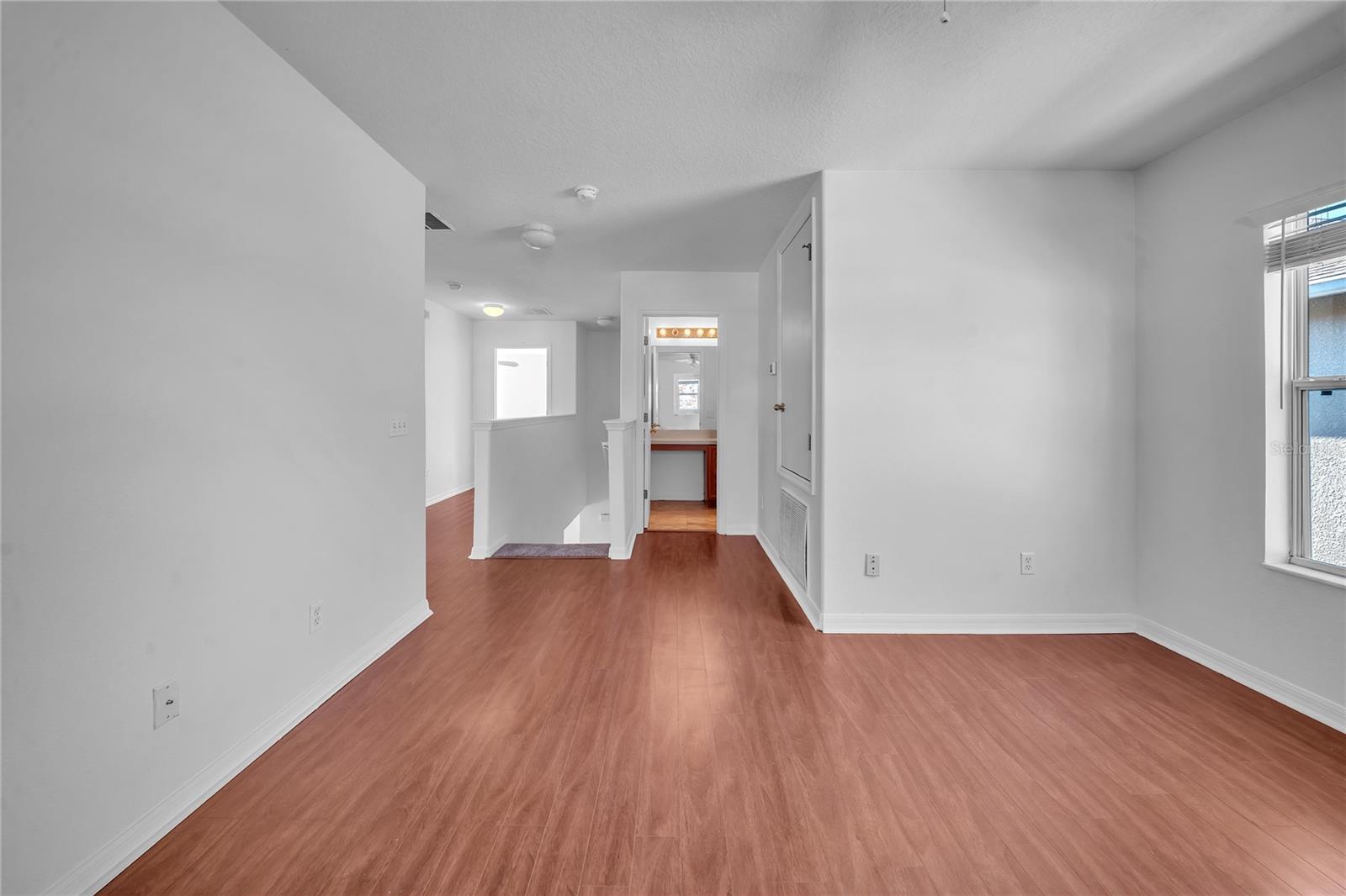 Image 41 of 69 For 17446 Queensland Street