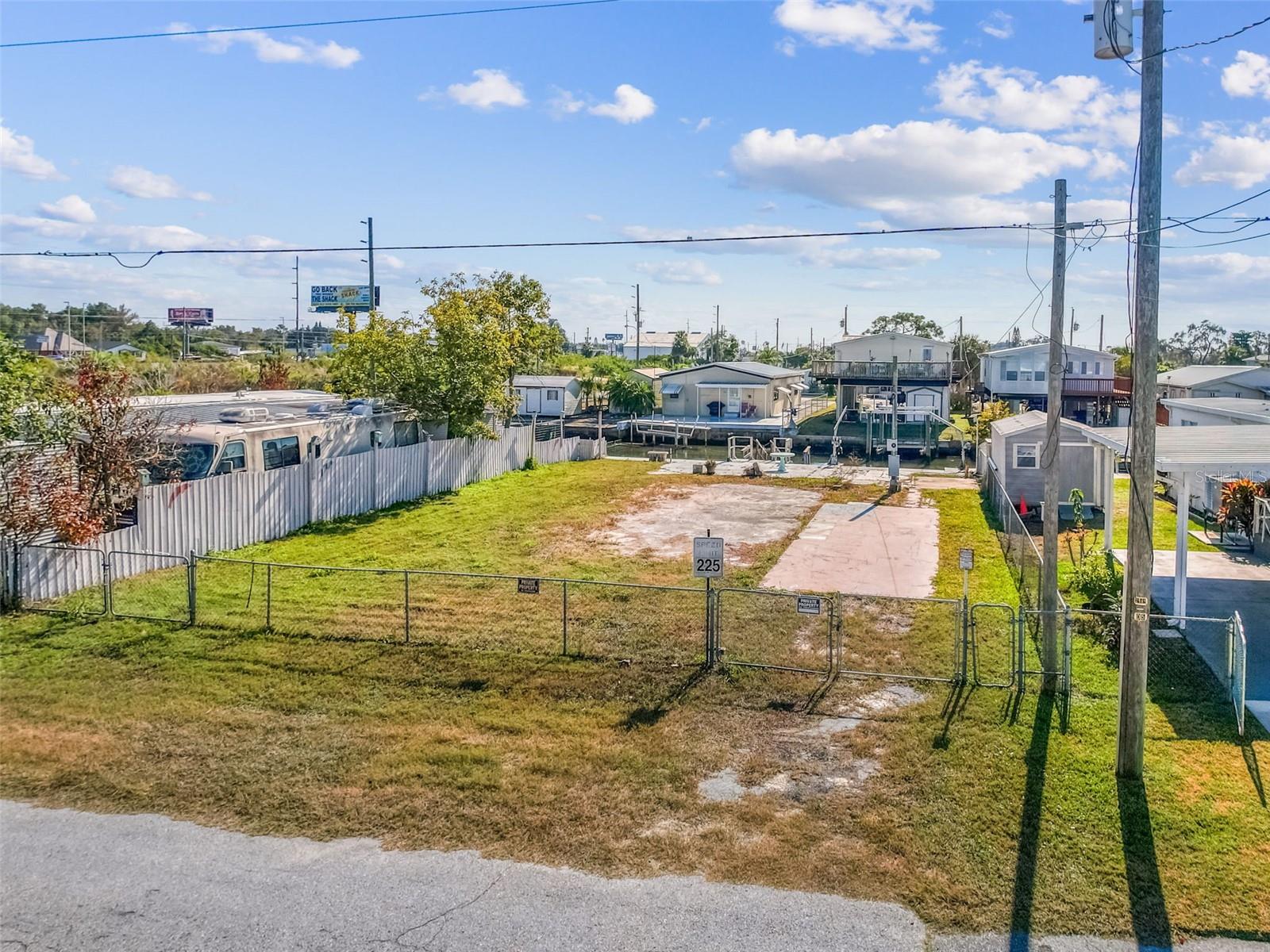 Image 12 of 34 For 6838 Curlew Lane