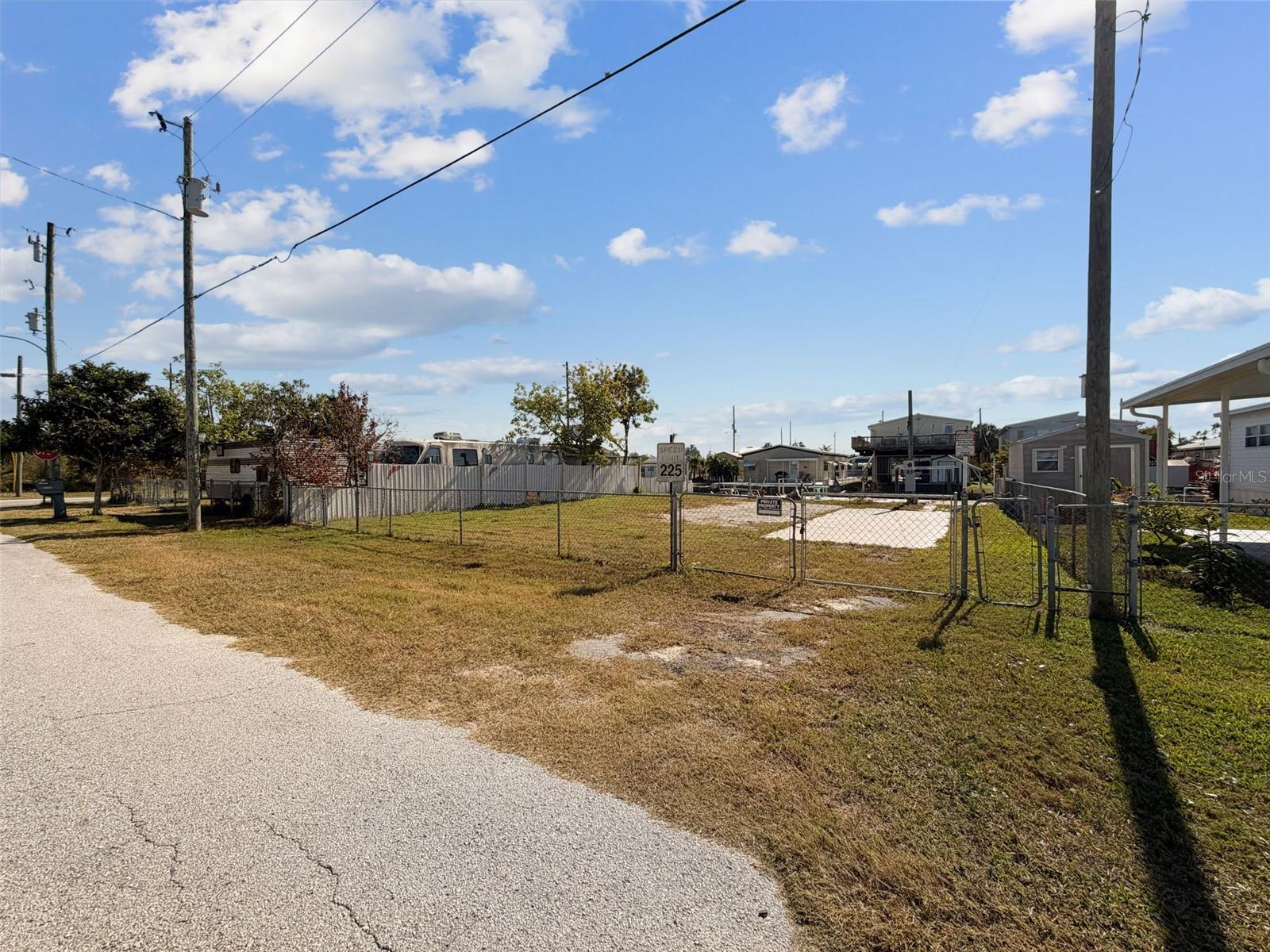 Image 25 of 34 For 6838 Curlew Lane