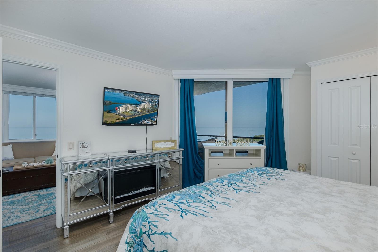 Image 24 of 63 For 5915 Sea Ranch Drive 415