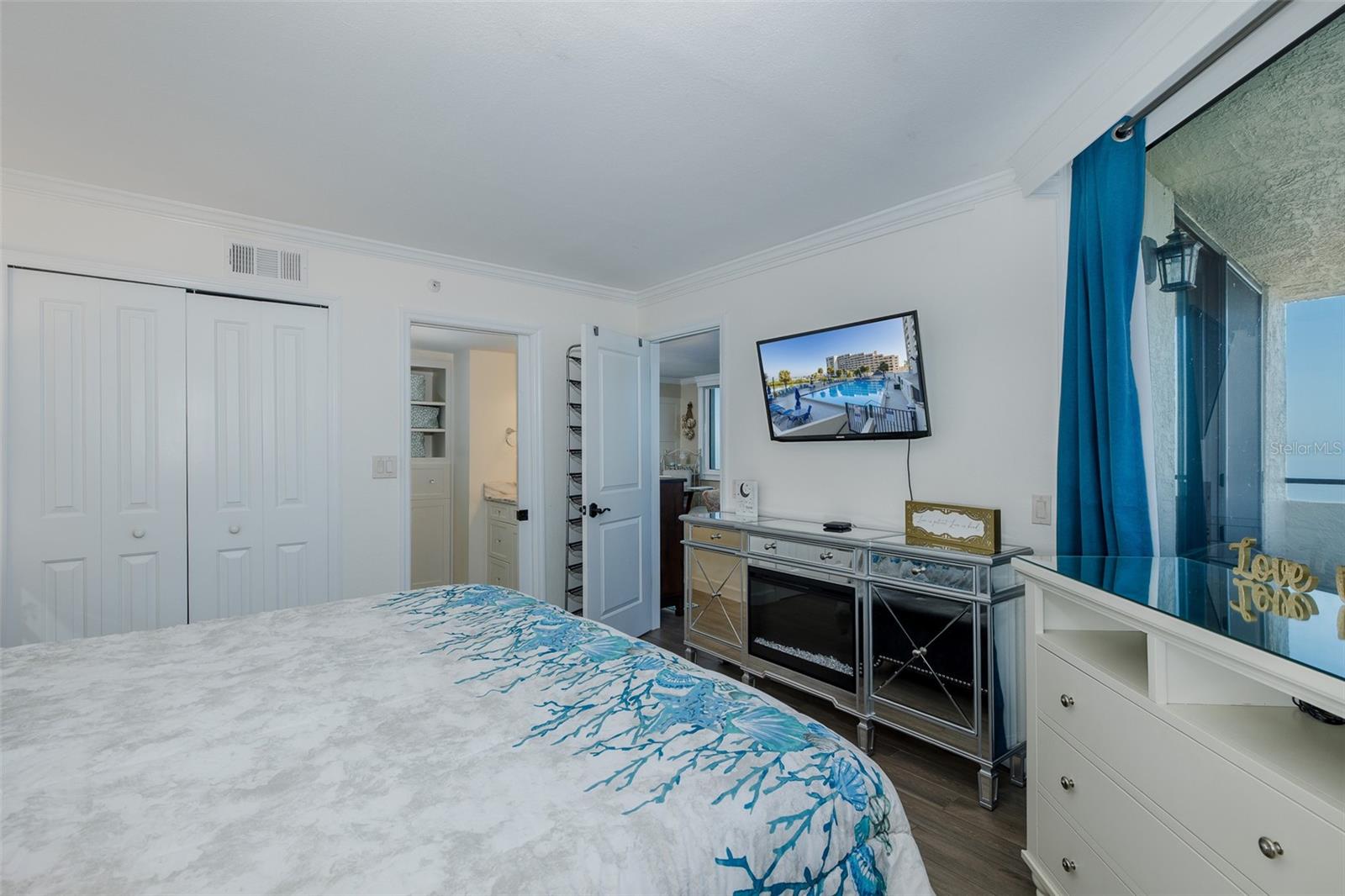 Image 25 of 63 For 5915 Sea Ranch Drive 415