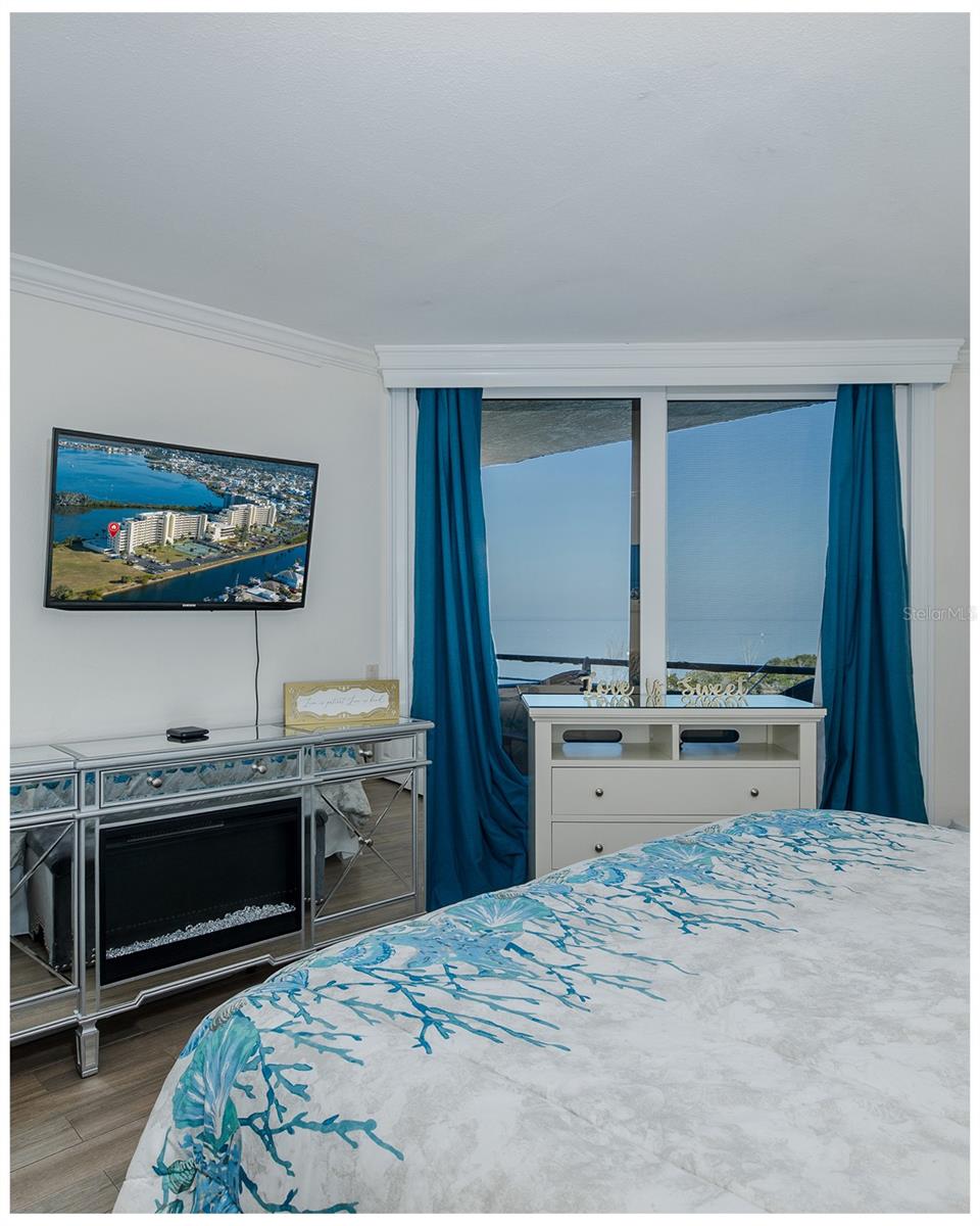 Image 26 of 63 For 5915 Sea Ranch Drive 415