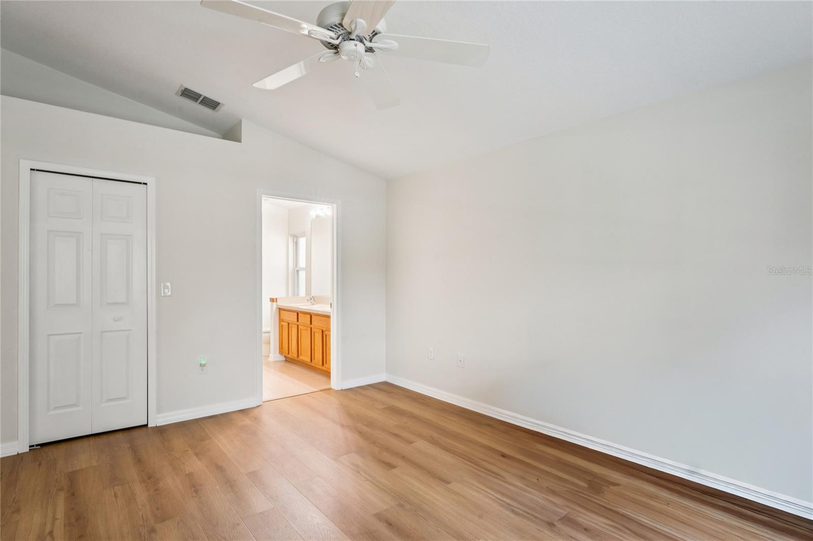 Image 22 of 85 For 322 Greenwich Circle