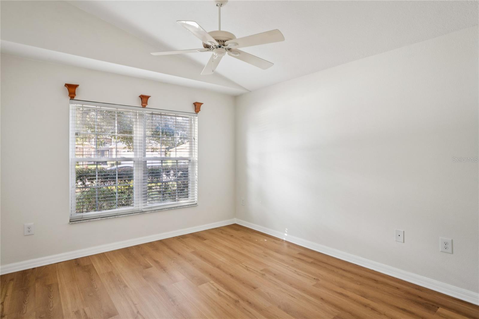 Image 29 of 85 For 322 Greenwich Circle