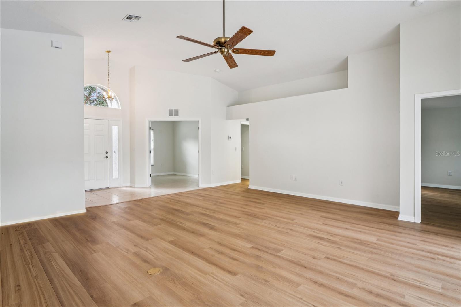 Image 7 of 85 For 322 Greenwich Circle