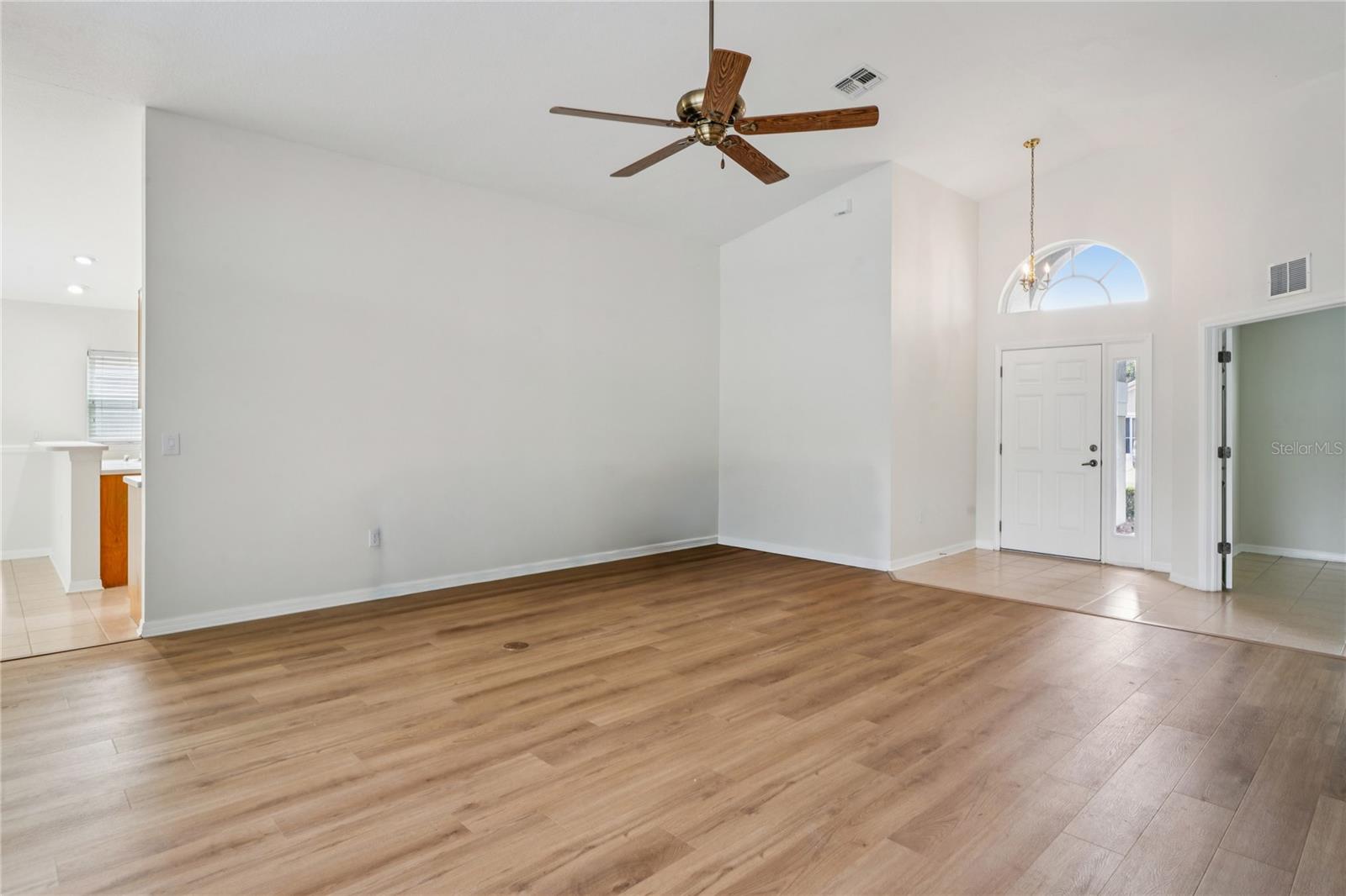 Image 8 of 85 For 322 Greenwich Circle