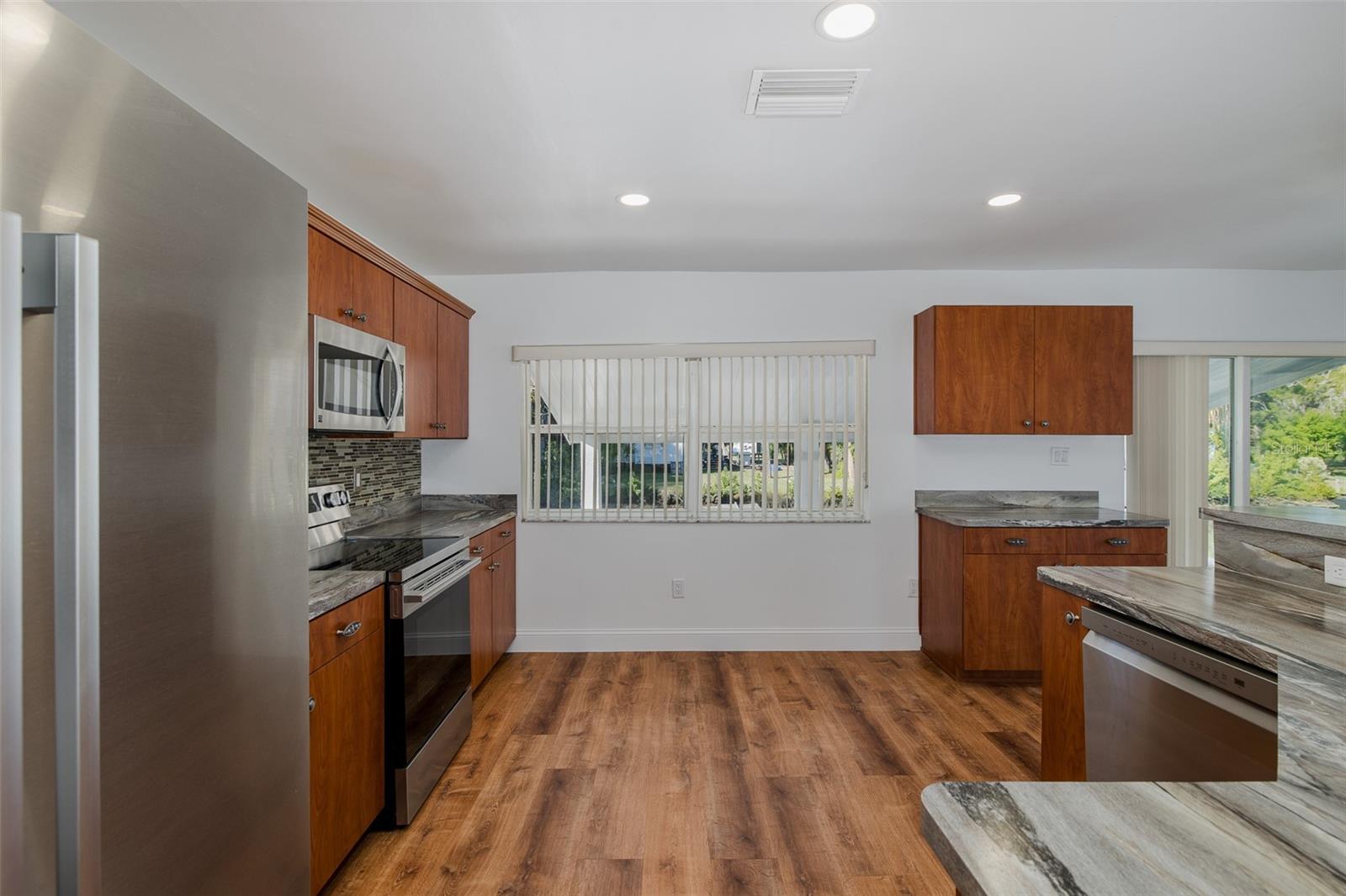 Image 5 of 43 For 14603 Williams Lane