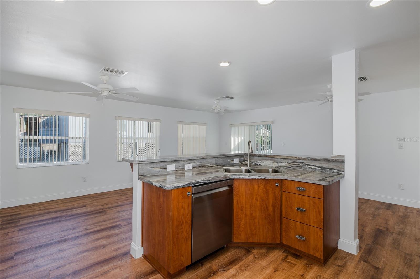 Image 7 of 43 For 14603 Williams Lane