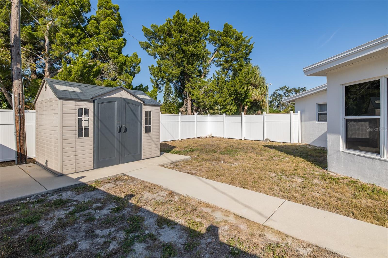 Image 11 of 41 For 10619 Agate Court