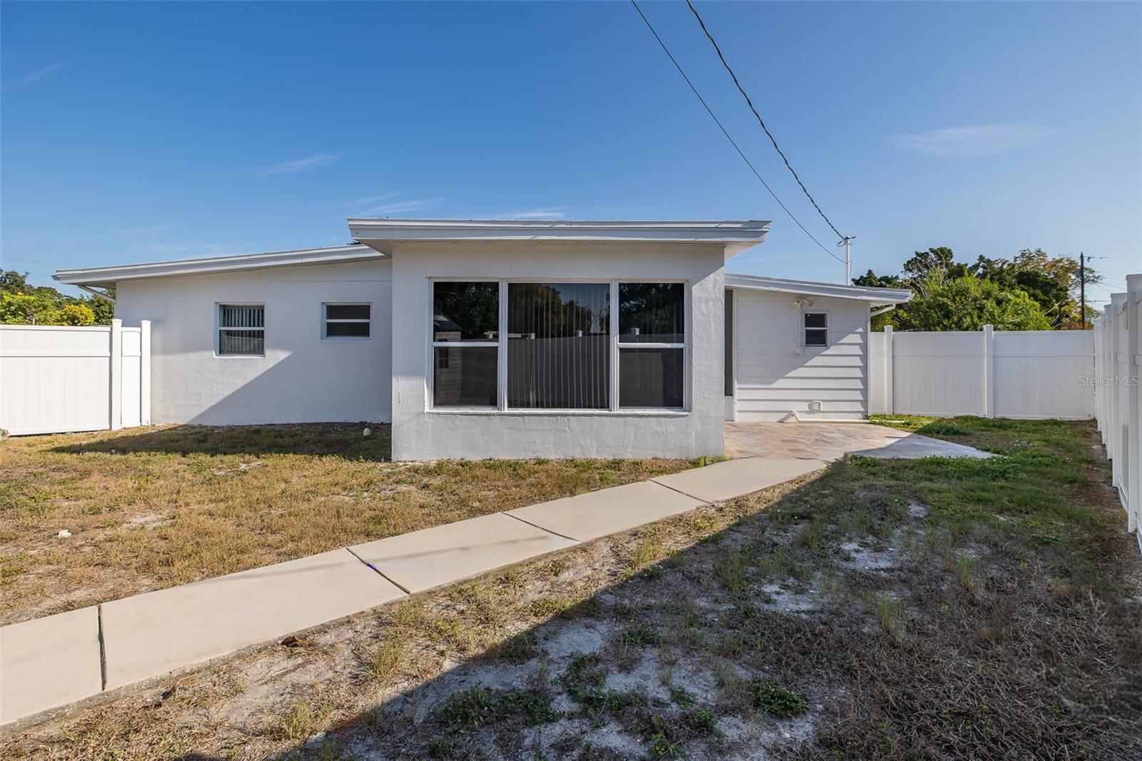 Image 13 of 41 For 10619 Agate Court