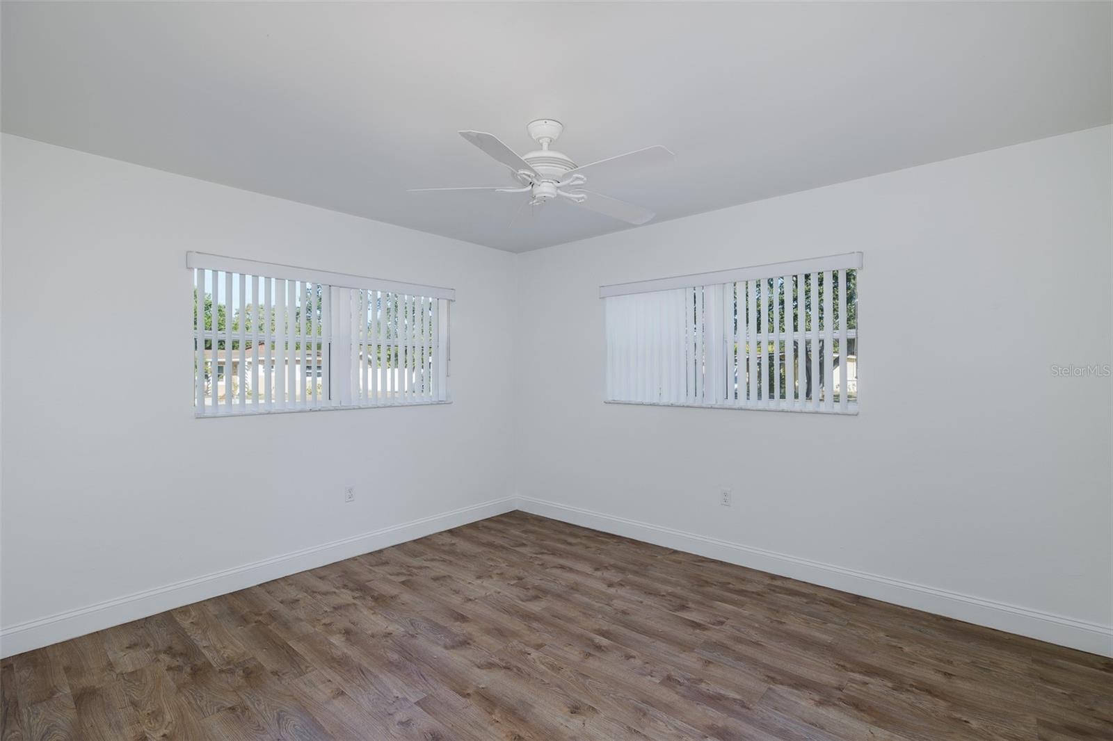 Image 15 of 41 For 10619 Agate Court