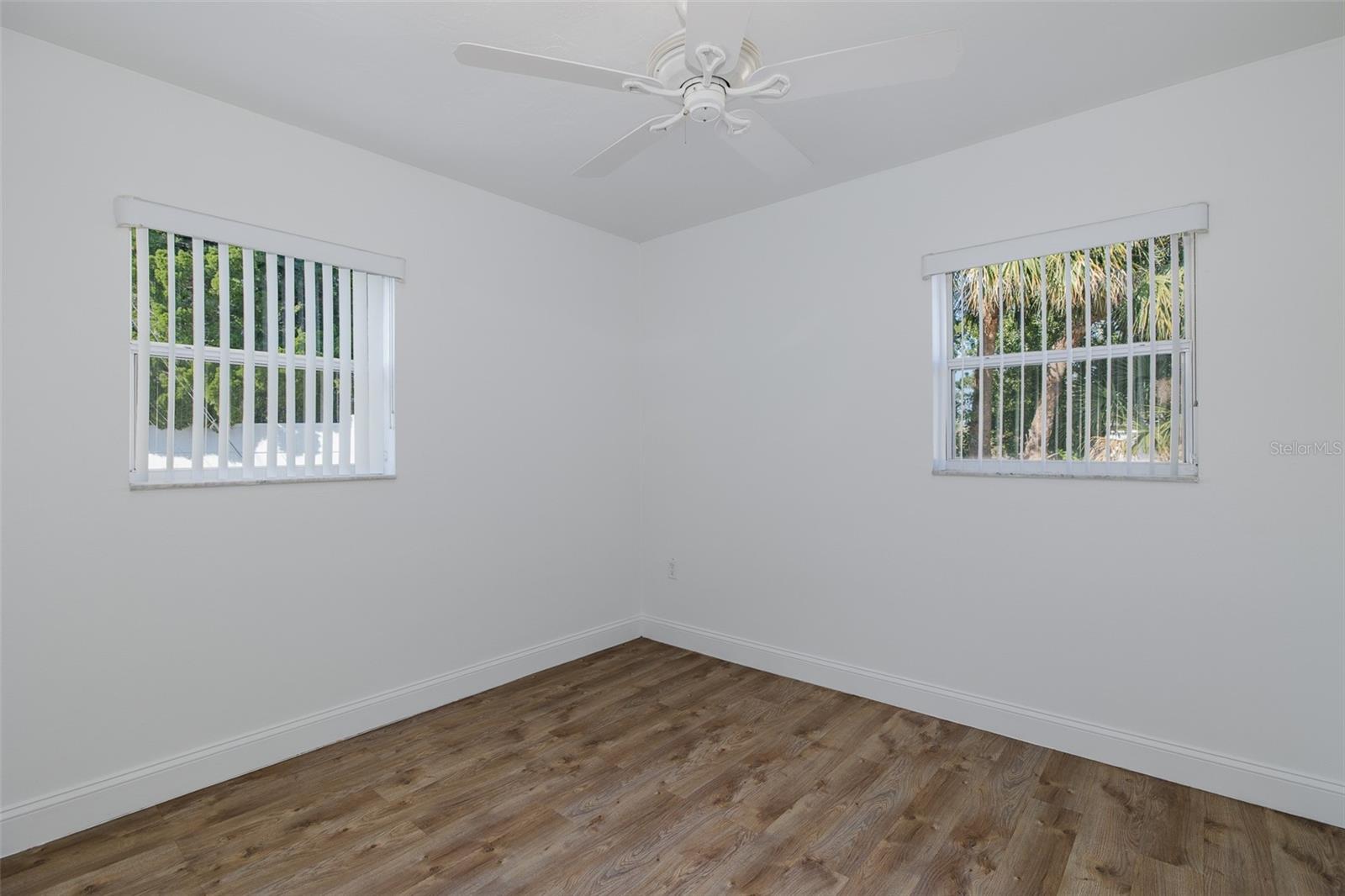 Image 19 of 41 For 10619 Agate Court