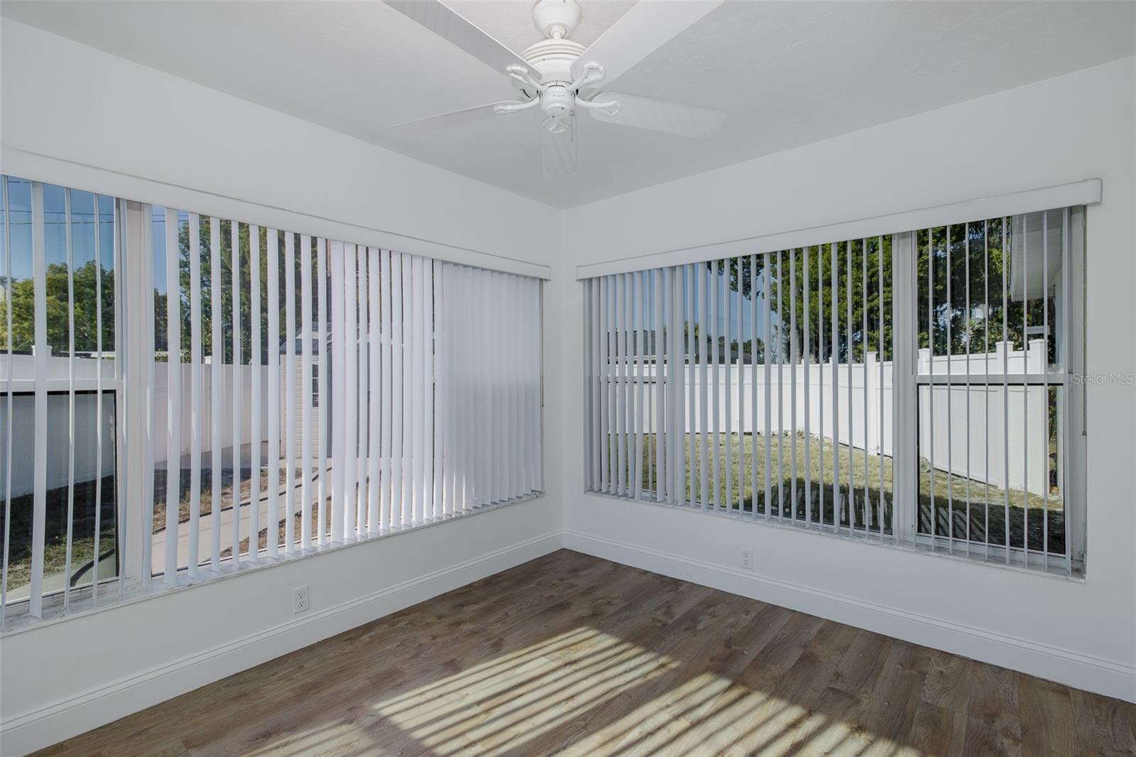 Image 25 of 41 For 10619 Agate Court