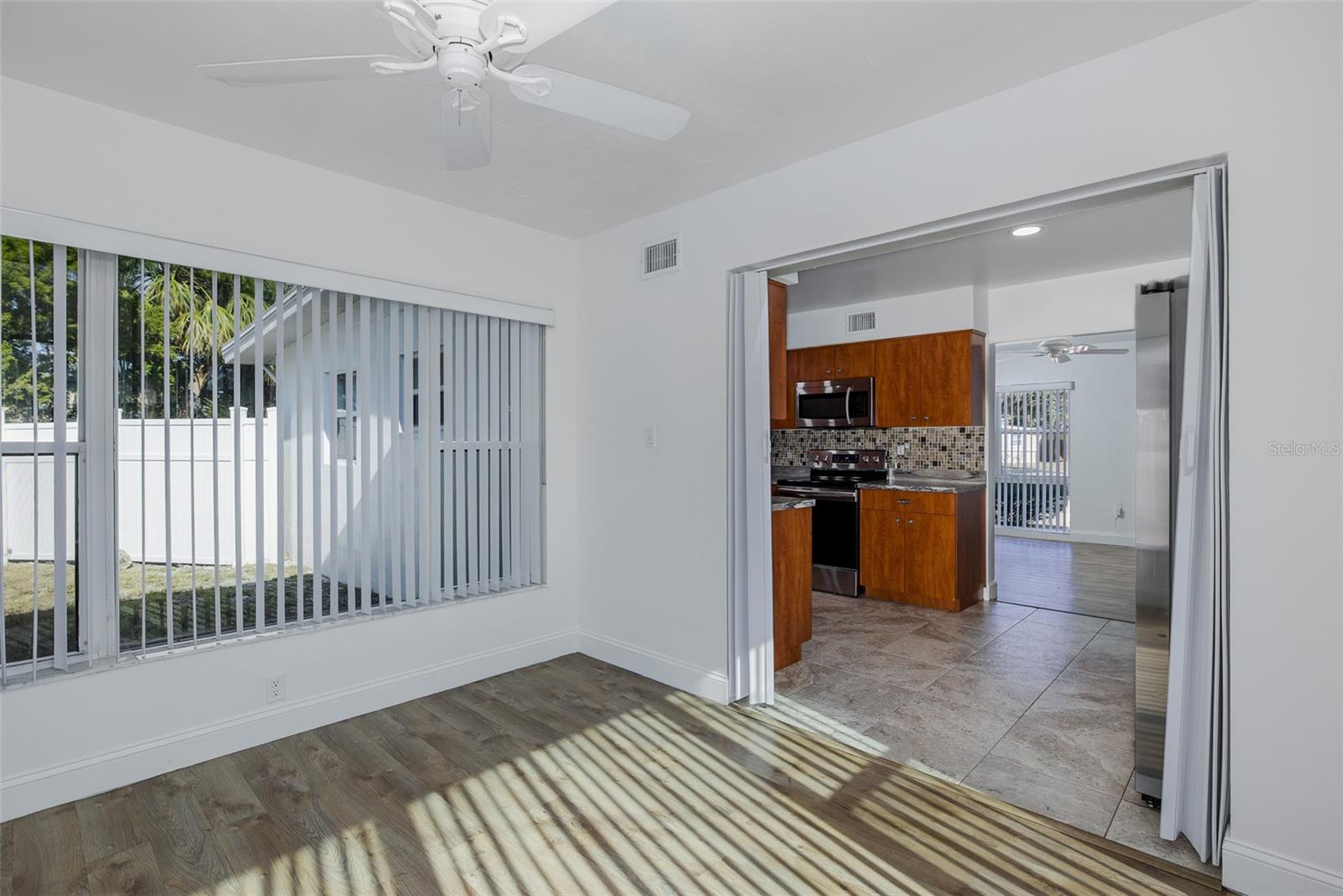 Image 26 of 41 For 10619 Agate Court