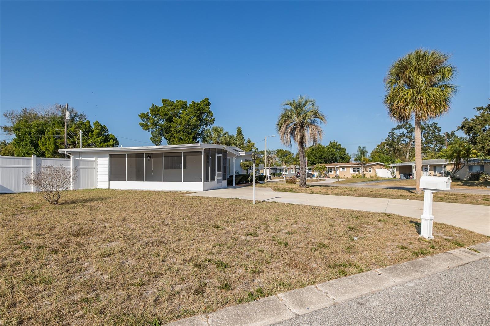 Image 27 of 41 For 10619 Agate Court