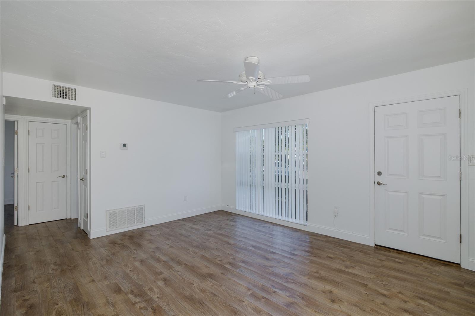 Image 31 of 41 For 10619 Agate Court