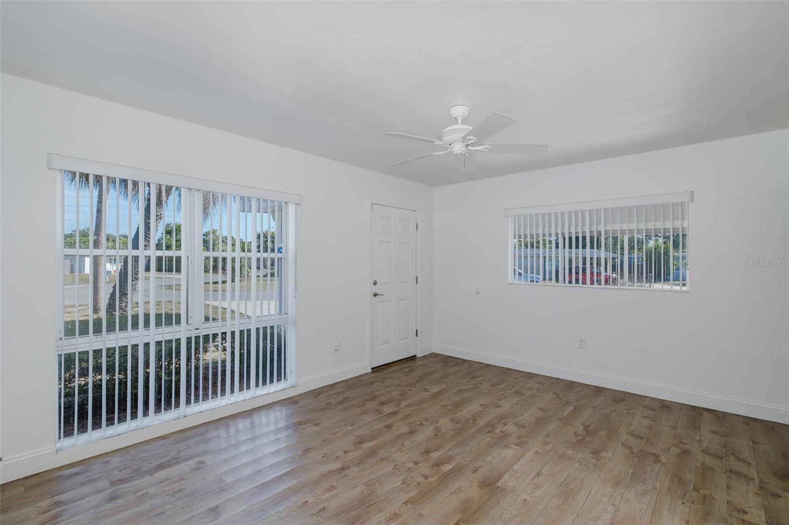 Image 32 of 41 For 10619 Agate Court