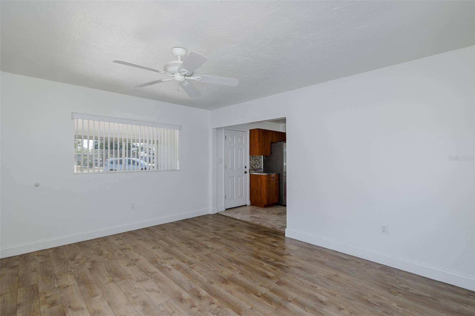 Image 33 of 41 For 10619 Agate Court