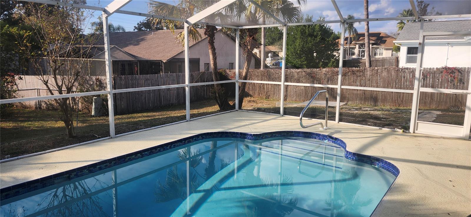 Listing photo id 10 for 3047 Fisher Avenue