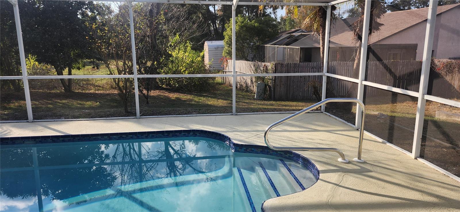 Listing photo id 11 for 3047 Fisher Avenue