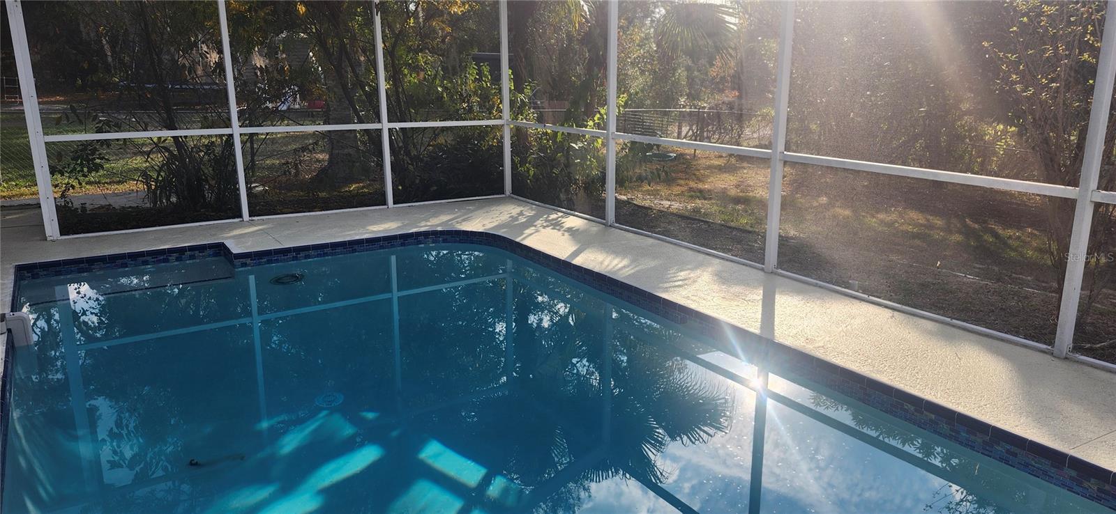 Listing photo id 13 for 3047 Fisher Avenue