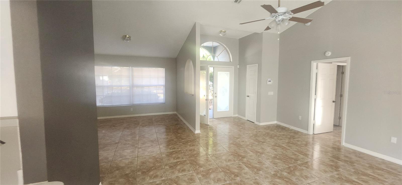 Listing photo id 16 for 3047 Fisher Avenue