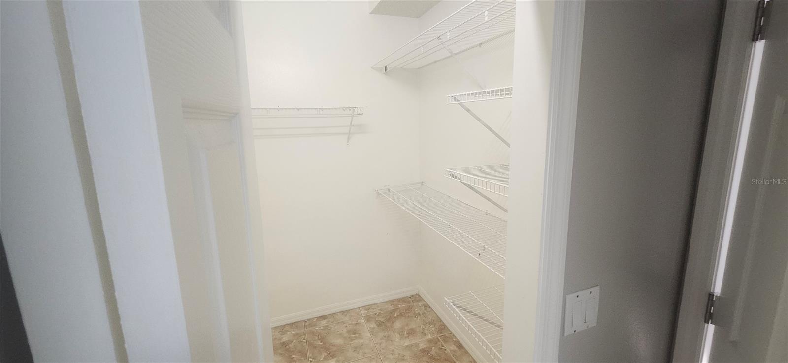 Listing photo id 20 for 3047 Fisher Avenue