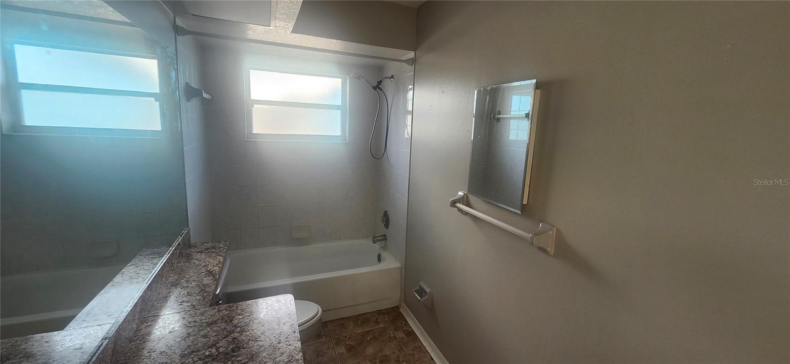 Listing photo id 29 for 3047 Fisher Avenue