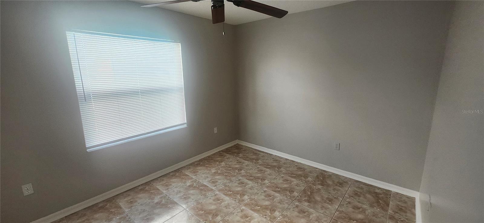 Listing photo id 30 for 3047 Fisher Avenue