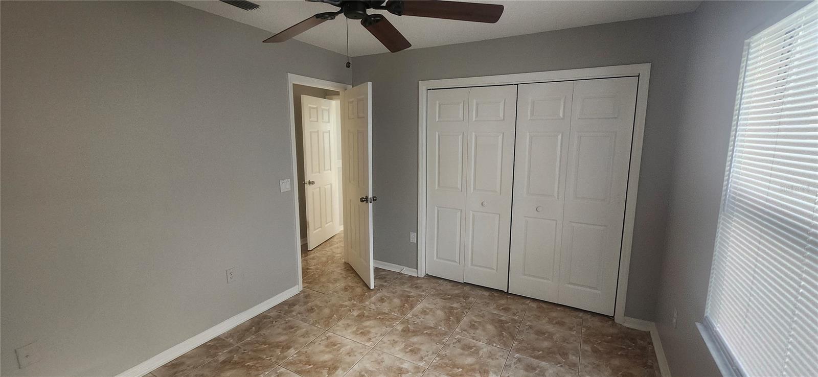 Listing photo id 31 for 3047 Fisher Avenue