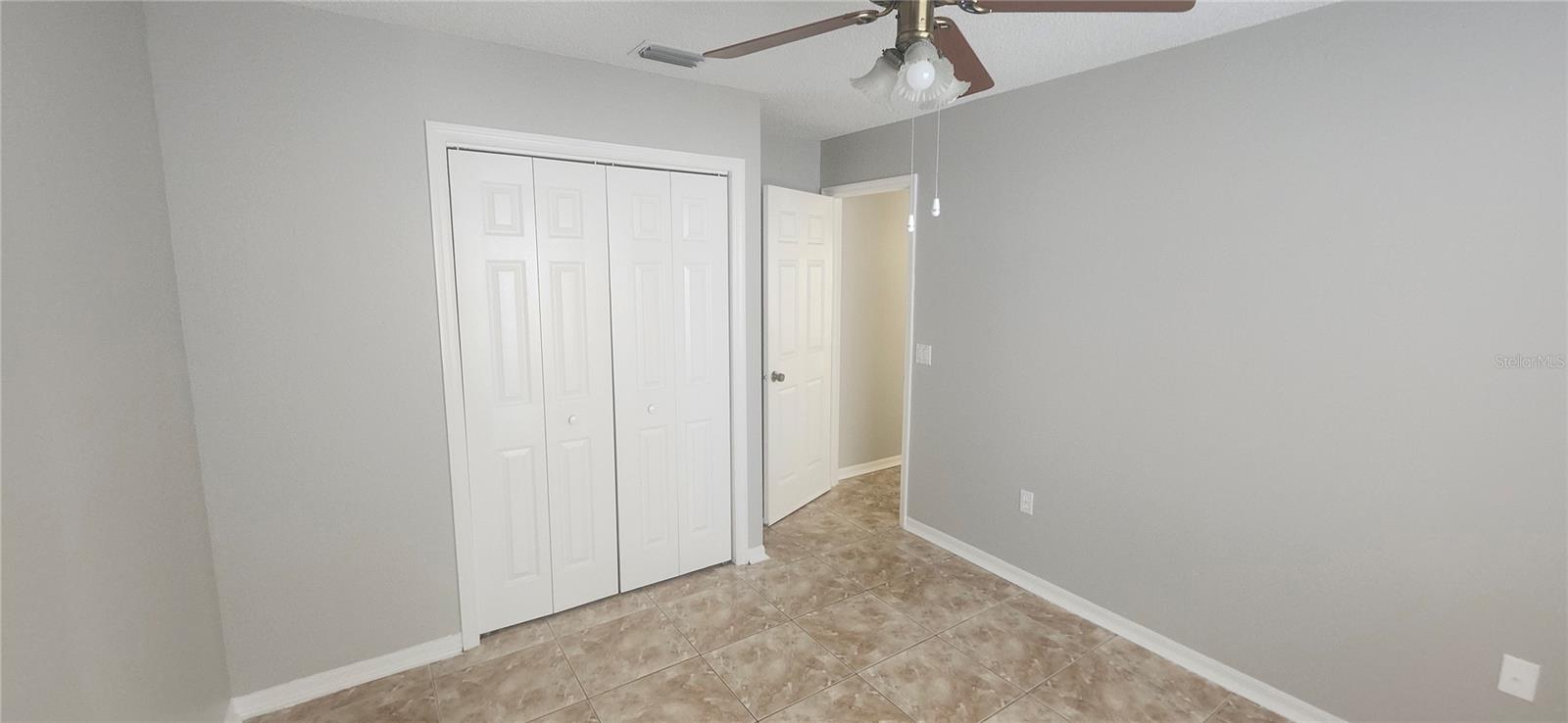 Listing photo id 34 for 3047 Fisher Avenue