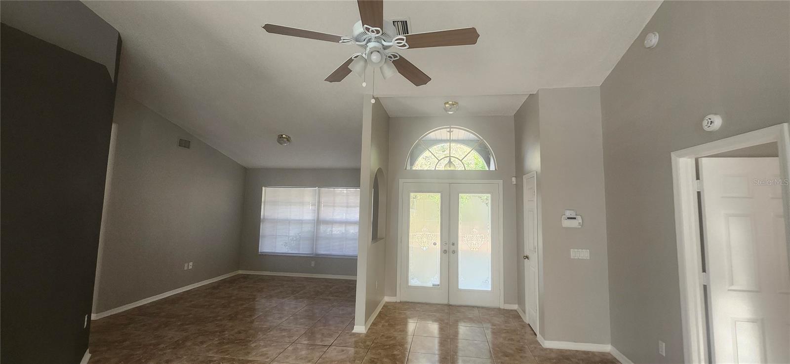 Listing photo id 37 for 3047 Fisher Avenue