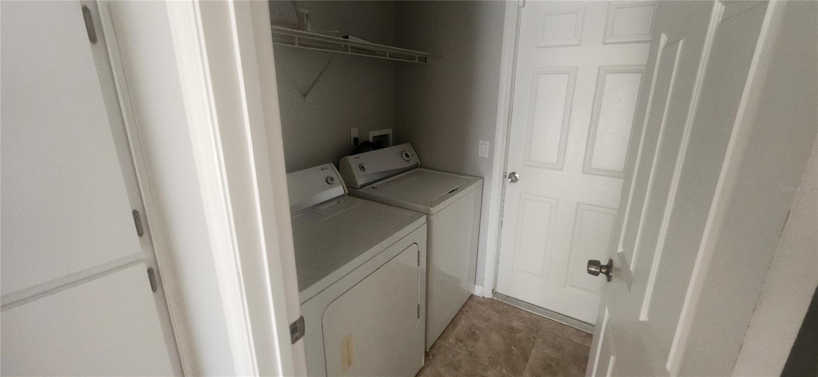 Listing photo id 38 for 3047 Fisher Avenue