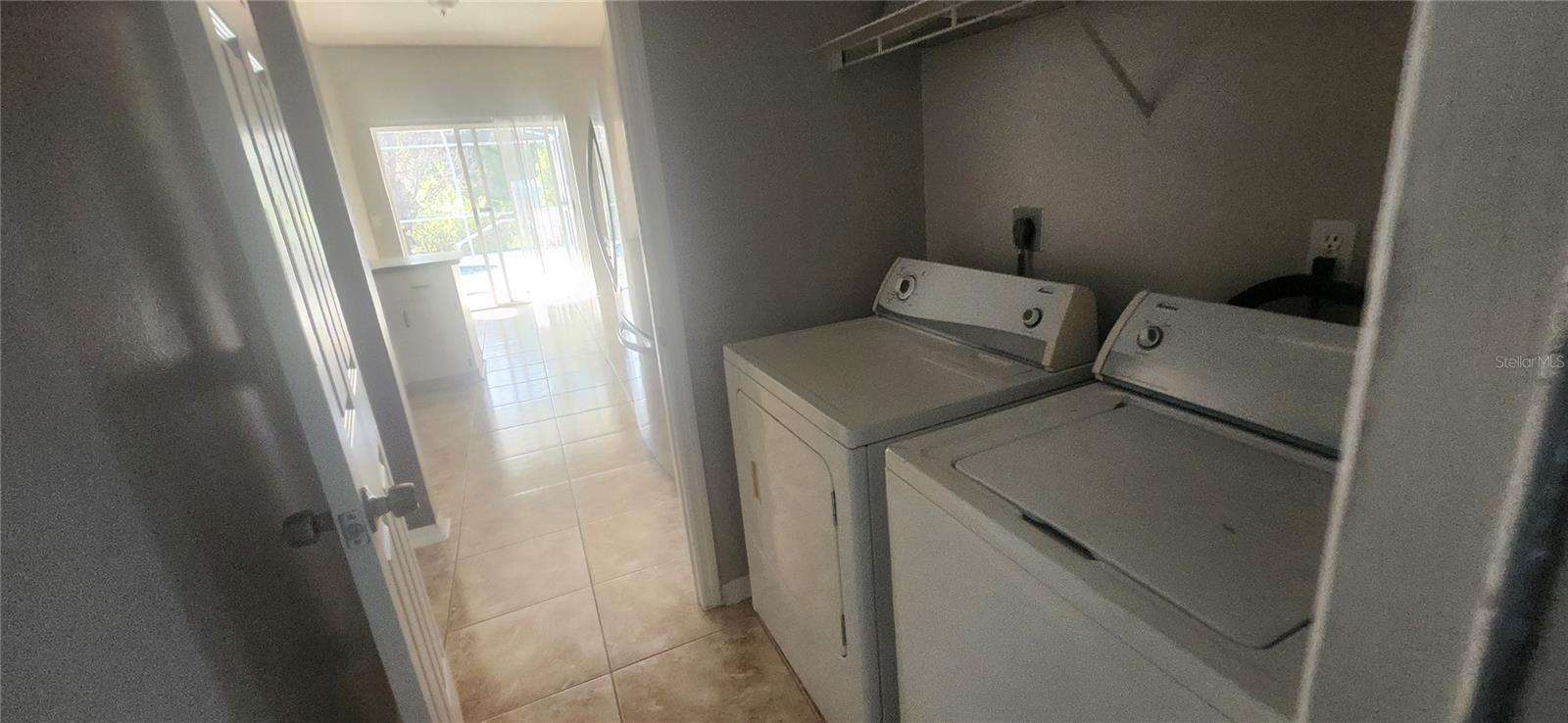 Listing photo id 44 for 3047 Fisher Avenue