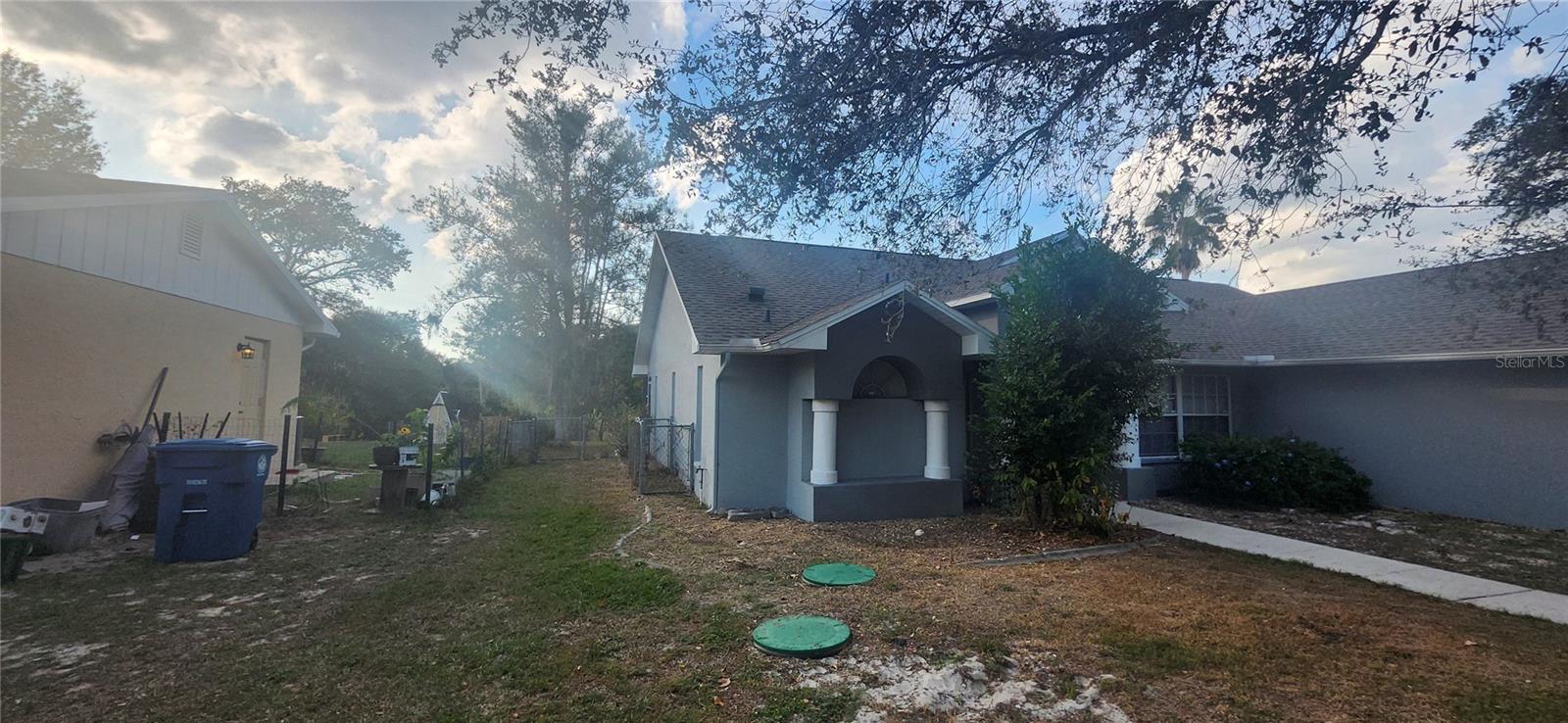 Listing photo id 69 for 3047 Fisher Avenue