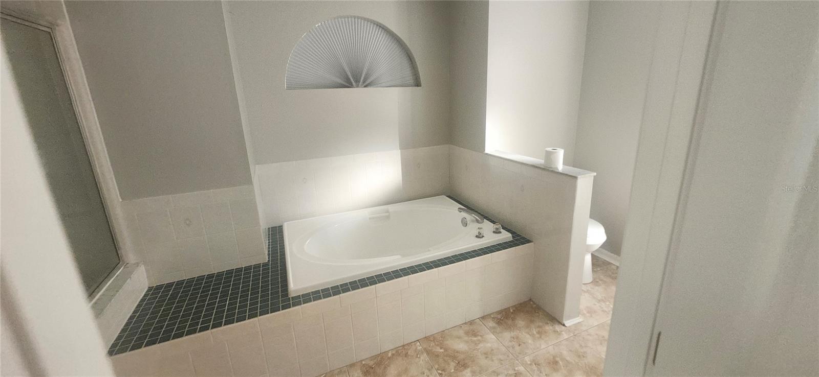 Listing photo id 7 for 3047 Fisher Avenue