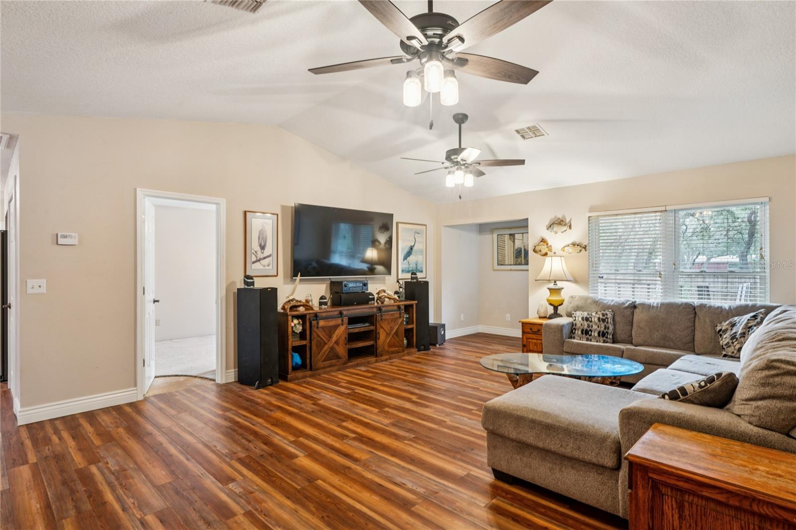 Image 10 of 61 For 11185 Cleever Street