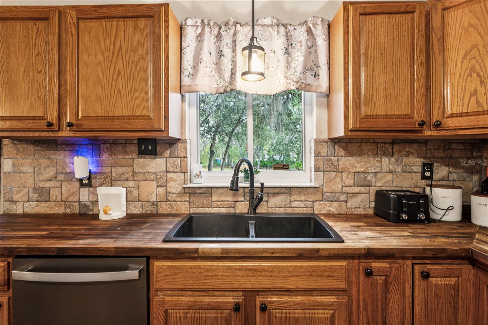 Image 13 of 61 For 11185 Cleever Street